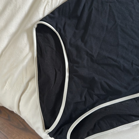 Jantzen one piece swimsuit - Picture 2 of 5